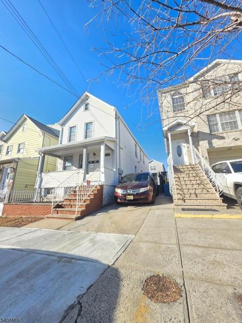 27 Geneva St Elizabeth City NJ 07206