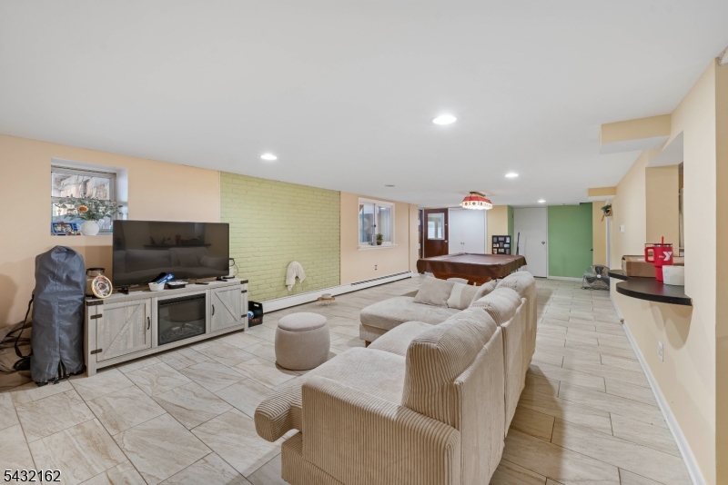 220 Horseshoe Rd