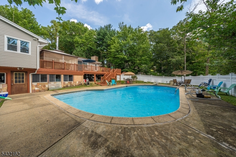 220 Horseshoe Rd