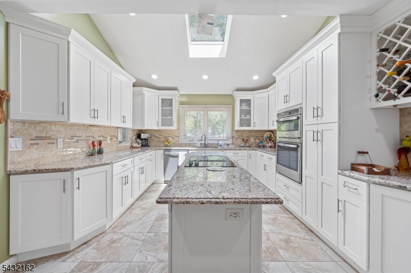 220 Horseshoe Rd