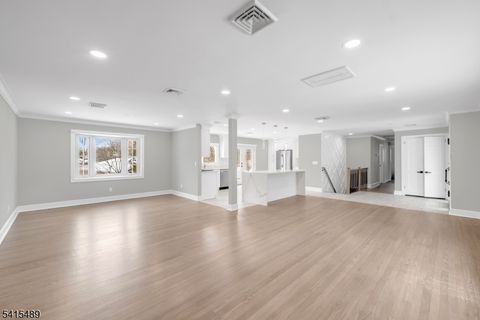 475 Cedar Ln Paramus Boro NJ 07652