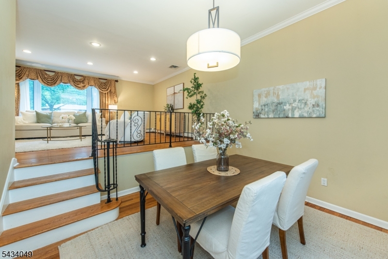 27 Bogert Rd