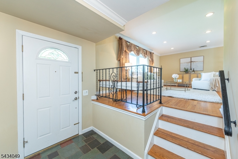 27 Bogert Rd