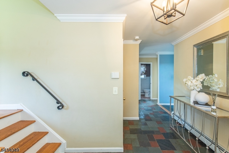 27 Bogert Rd