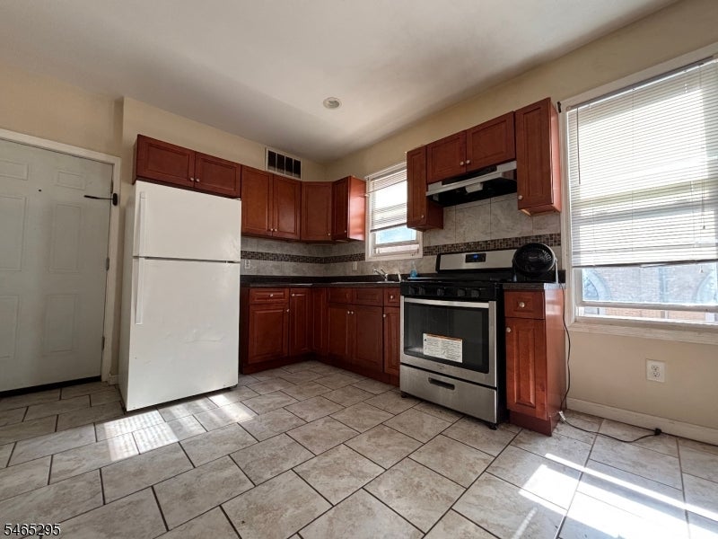 225 Ripley Pl 3