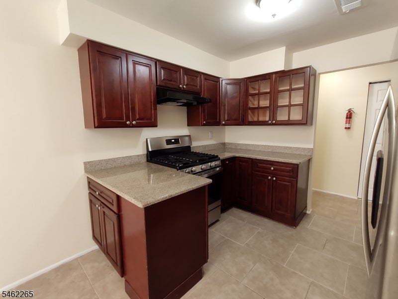 1807 Green Hollow Dr