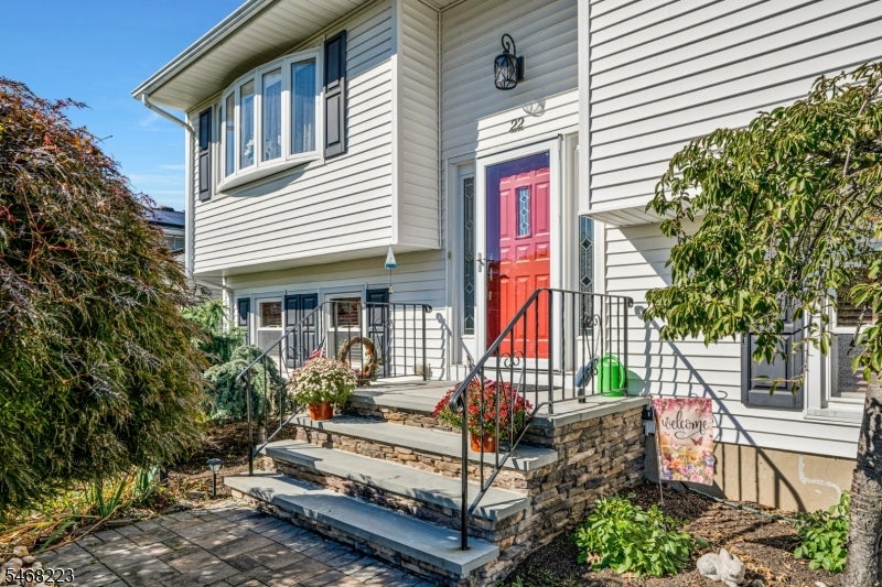 22 Dogwood Dr