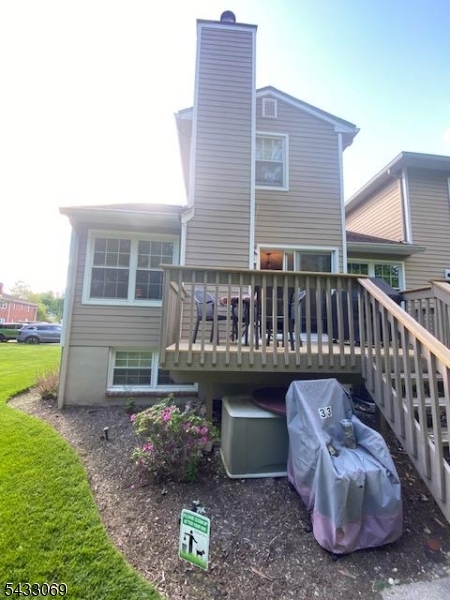 33 Dena Dr 33
