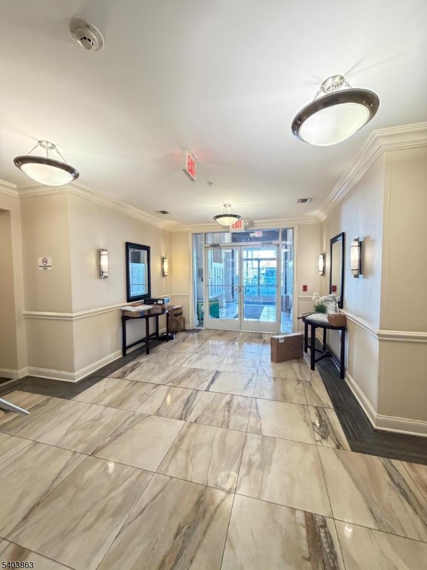 102 E Elizabeth Ave 207