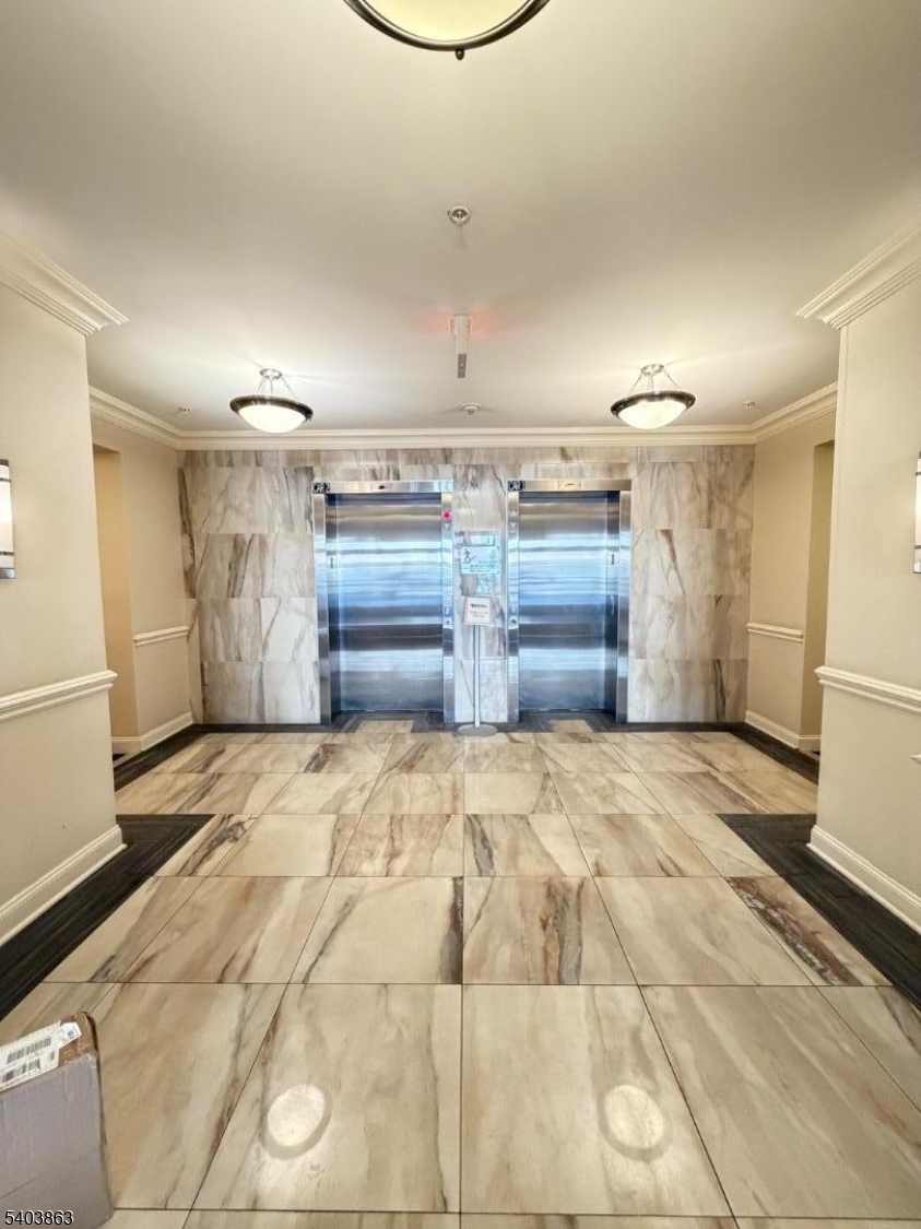 102 E Elizabeth Ave 207