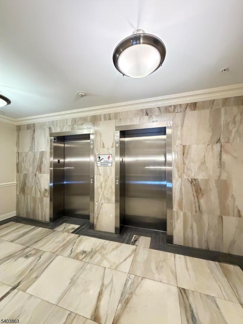 102 E Elizabeth Ave 207