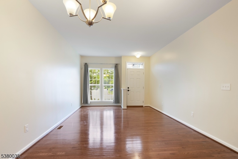31 Woodland Way