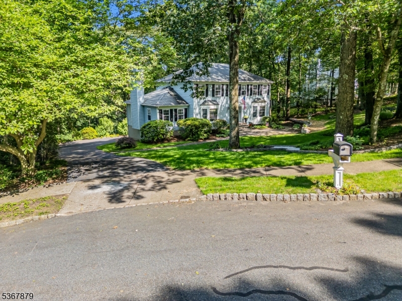4 Fern Ct