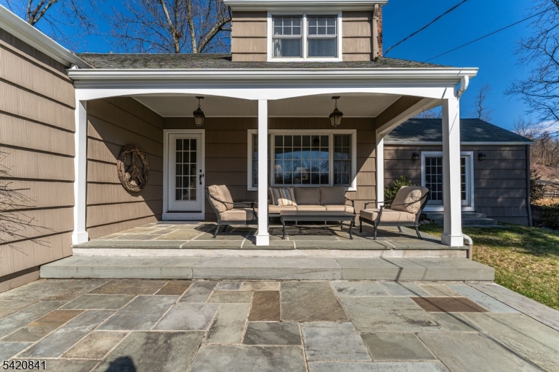 622 River Rd