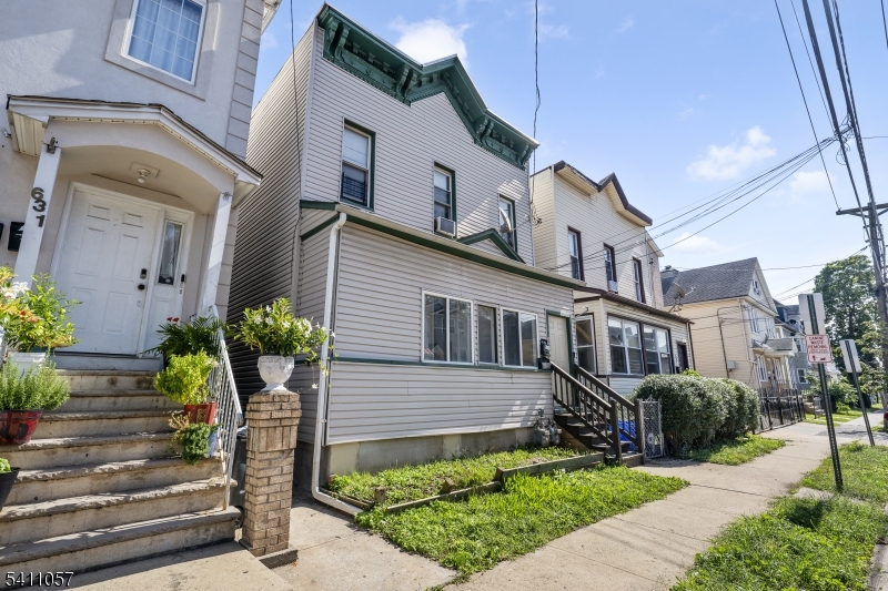 629 Magnolia Ave