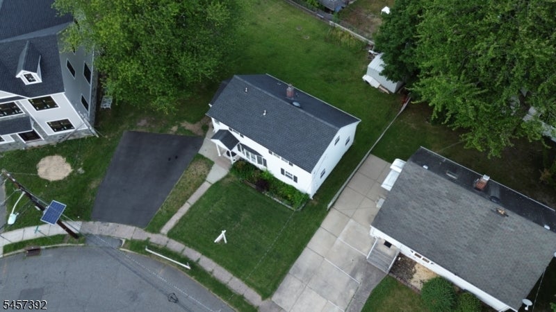 92 Anderson Ave