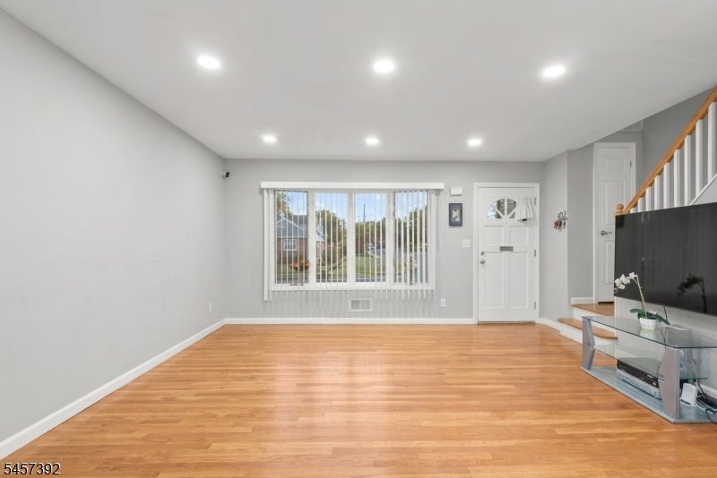 92 Anderson Ave