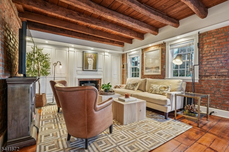 206 Mount Kemble Ave