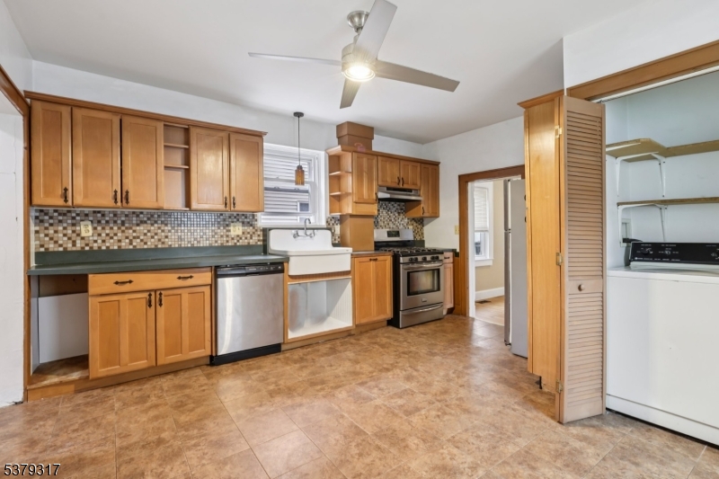 105 W Somerset St