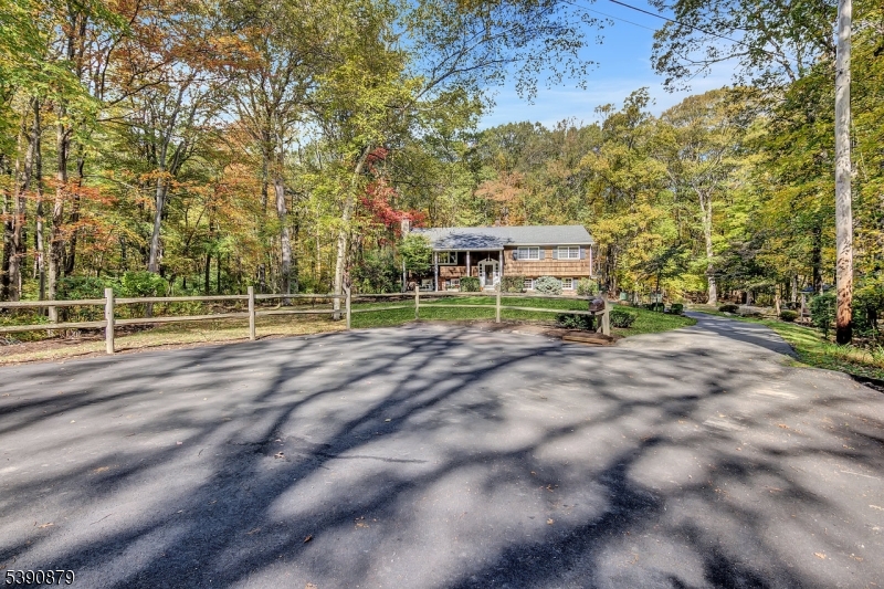 16 Valley Rd
