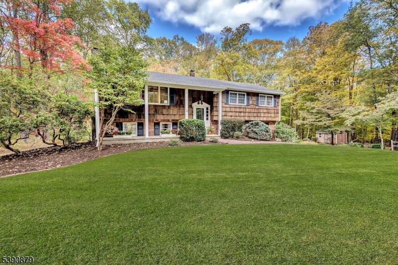 16 Valley Rd
