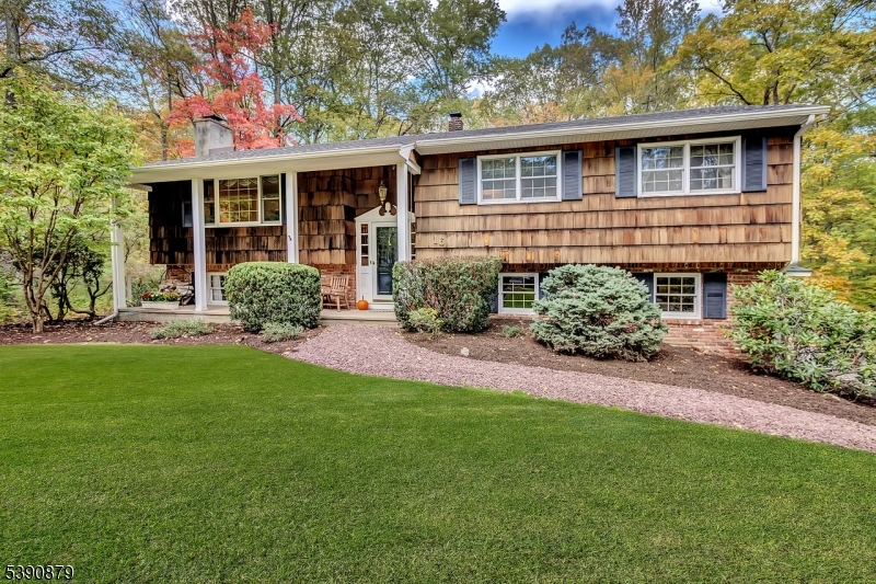 16 Valley Rd