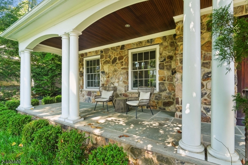 19 Hilltop Rd