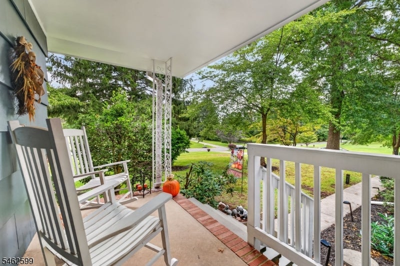 8 Molly Bee Rd