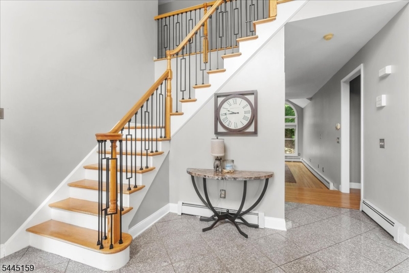 12 Angelo Dr