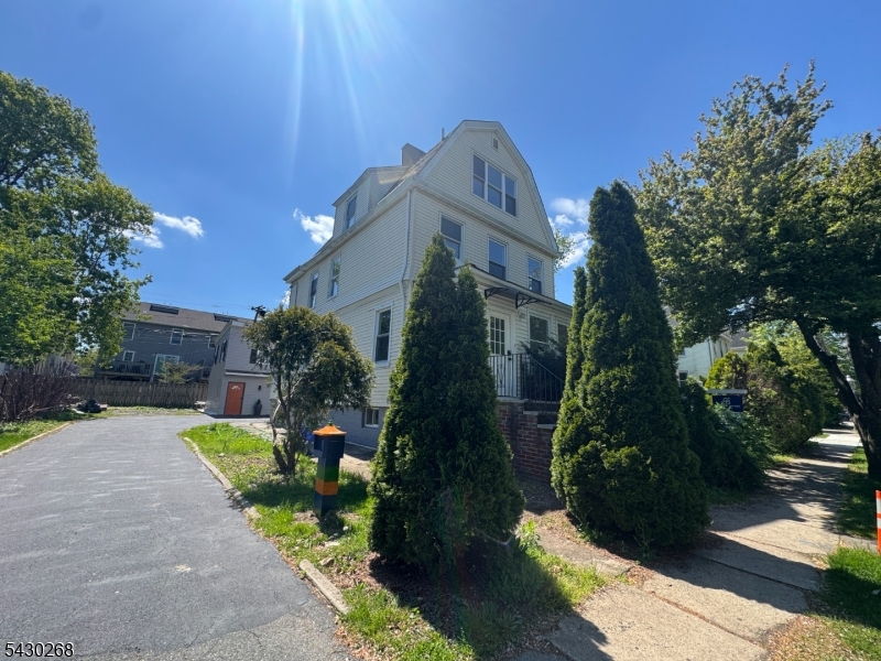 226 Waverly Pl