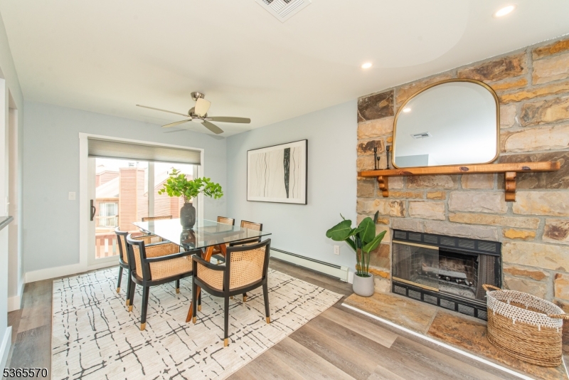 42 Hickory Hill Ct