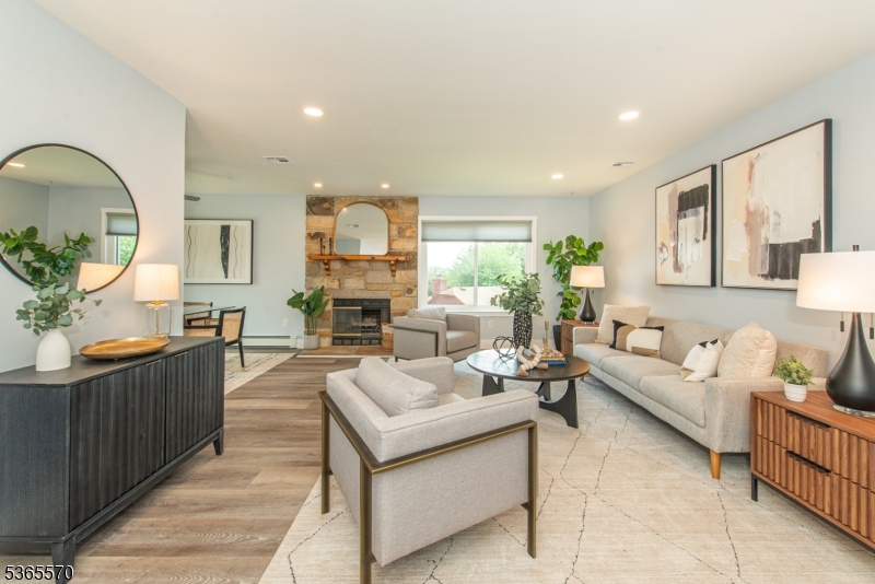 42 Hickory Hill Ct