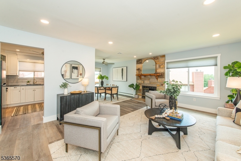 42 Hickory Hill Ct