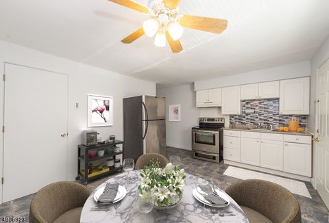 62 King Cole Rd 8A Hamburg Boro NJ 07419