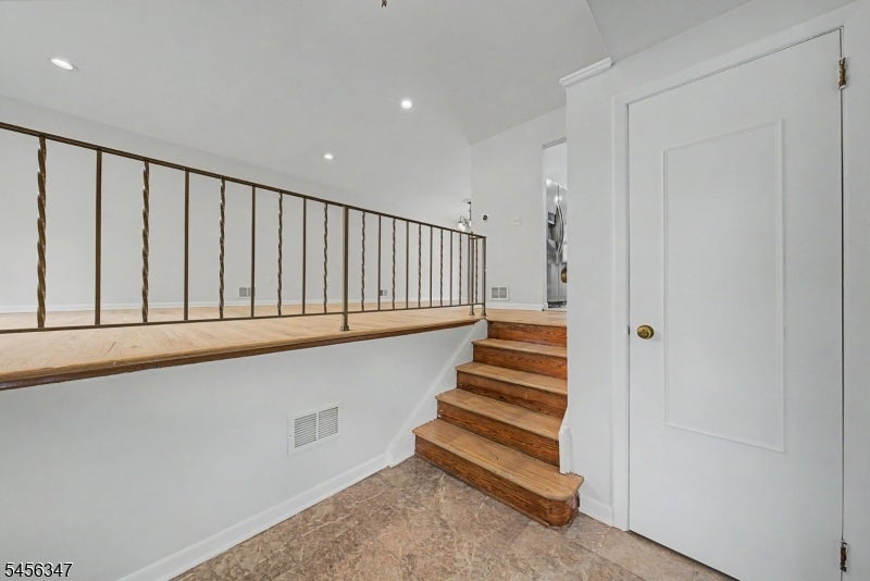 11 Dolly Dr