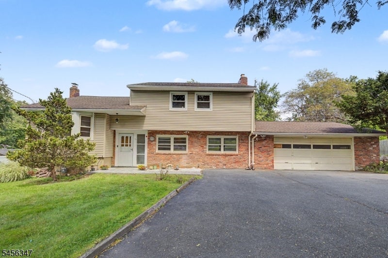 11 Dolly Dr