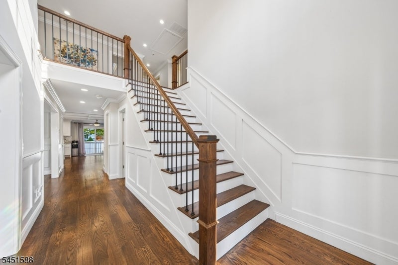 9 Burnet Hill Rd