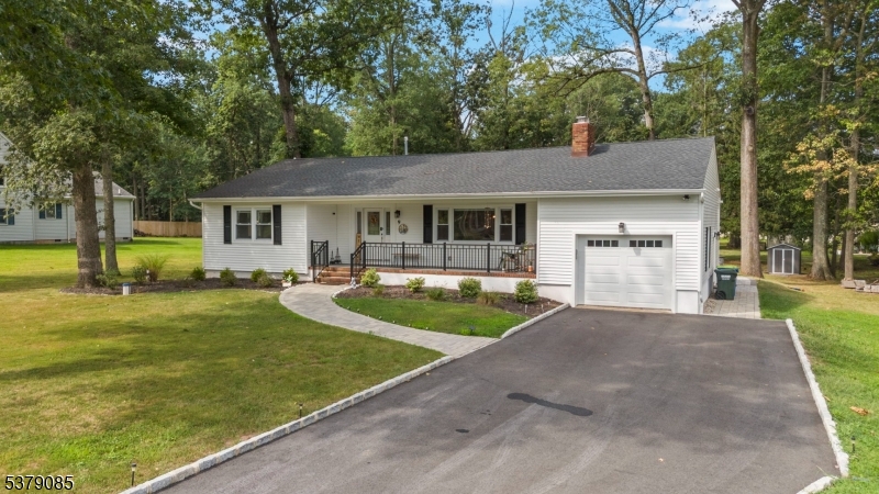 9 Woods Rd
