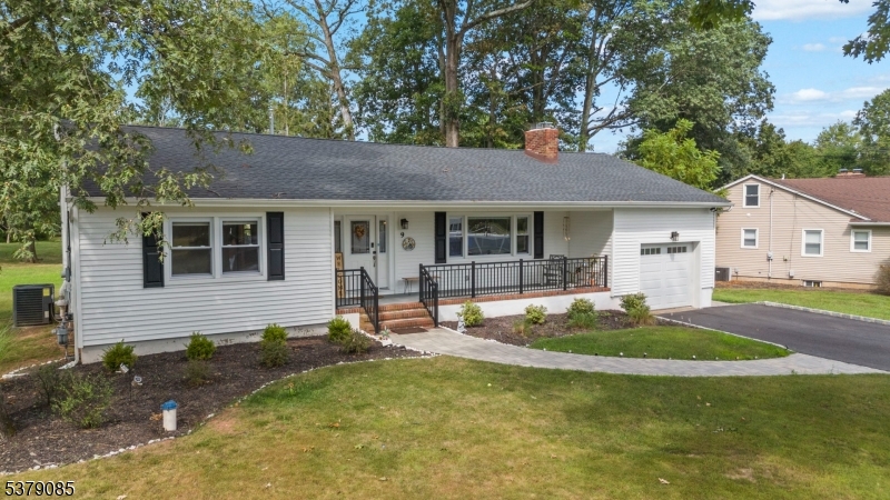 9 Woods Rd