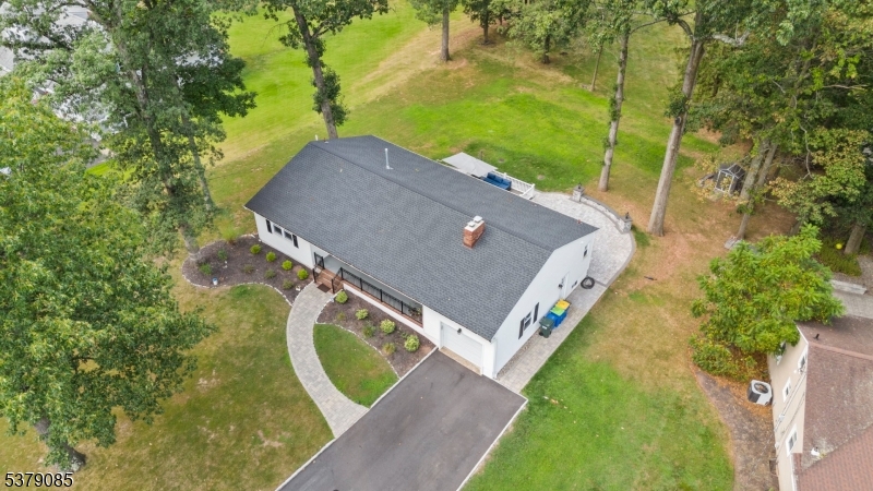 9 Woods Rd