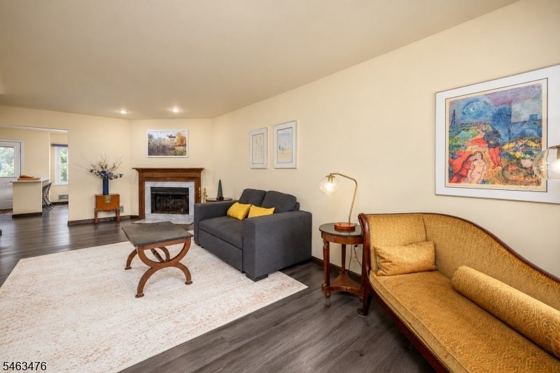 1168 Lake Avenue 6