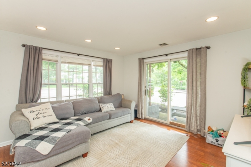 81 Stonyridge Dr