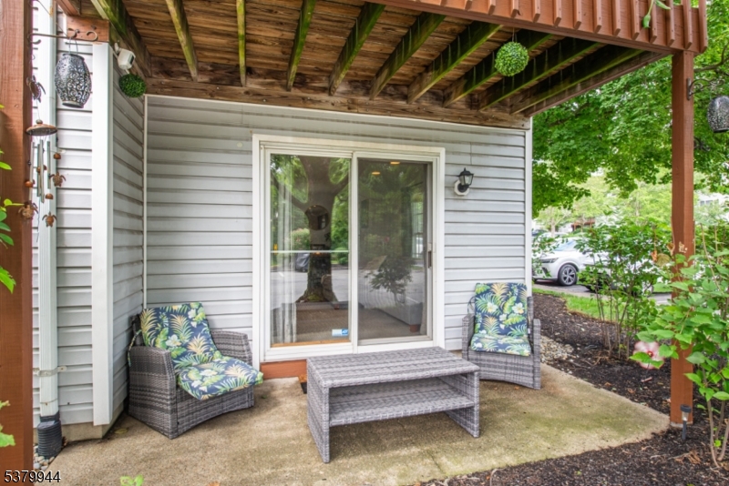 81 Stonyridge Dr