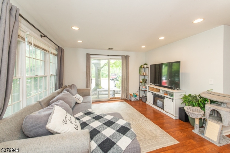 81 Stonyridge Dr