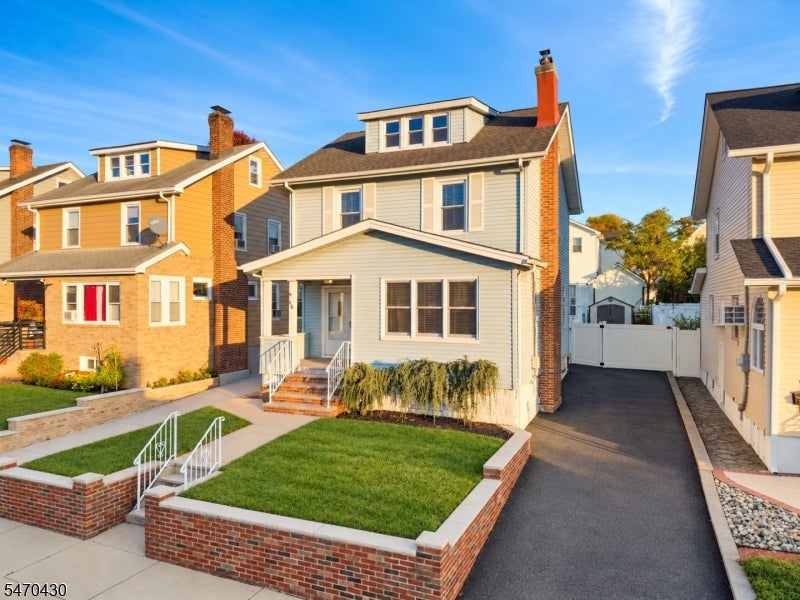 16 Newell Pl