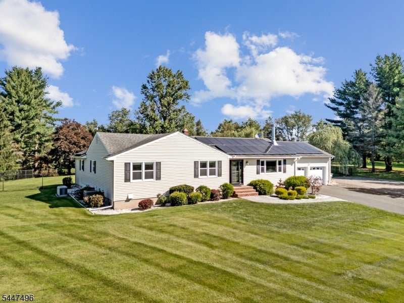 907 Rolling Hills Ln