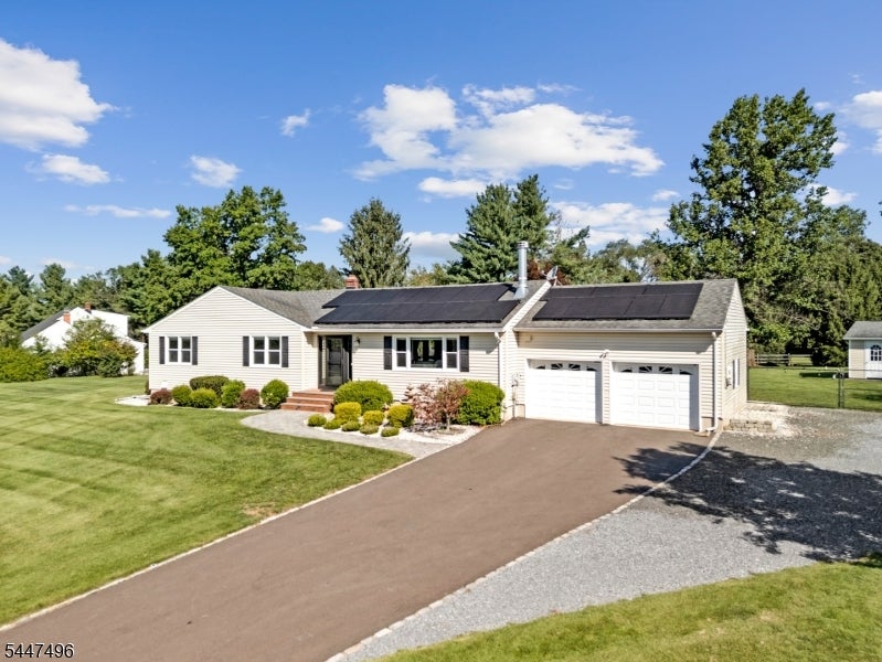 907 Rolling Hills Ln
