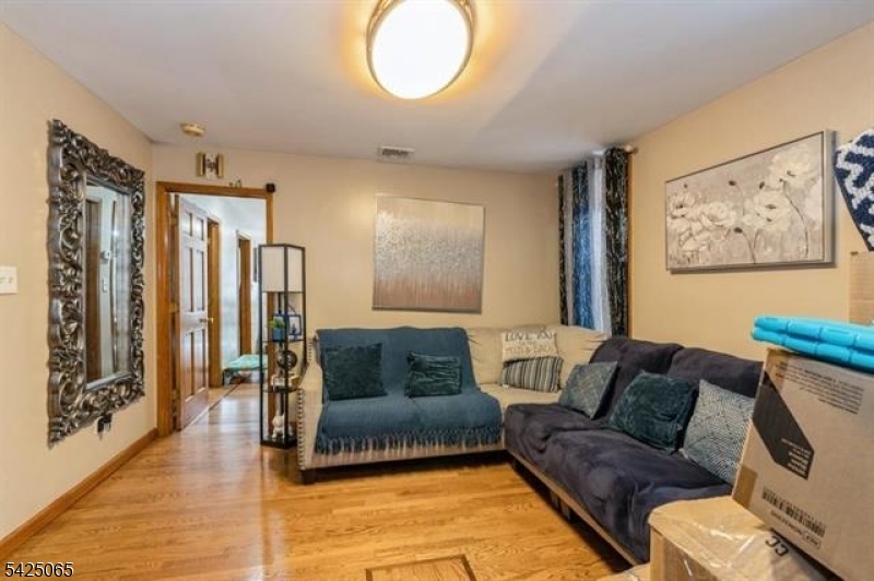 1012 Paterson Plank Rd