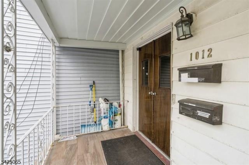 1012 Paterson Plank Rd