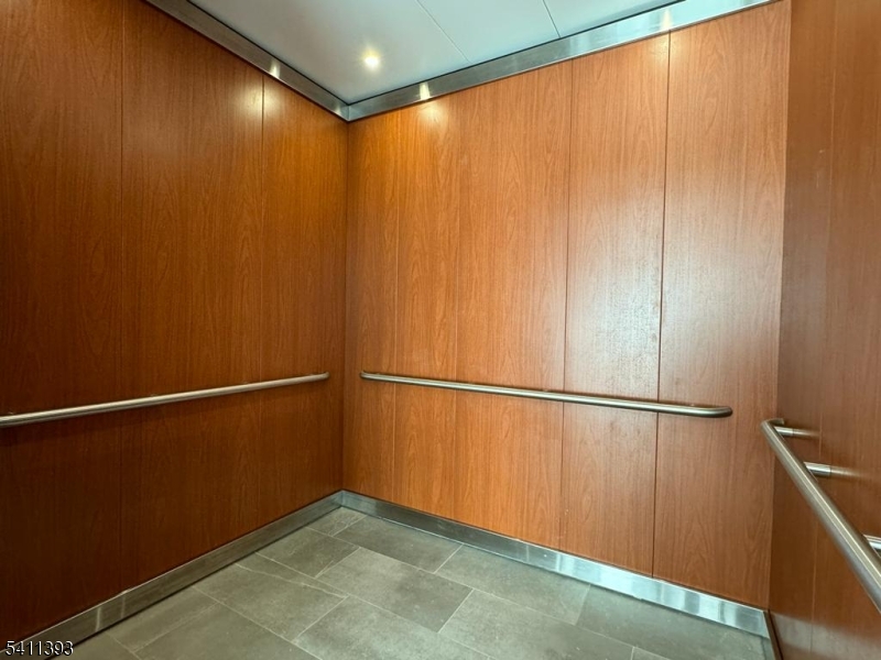 62 Westfield Ave 101